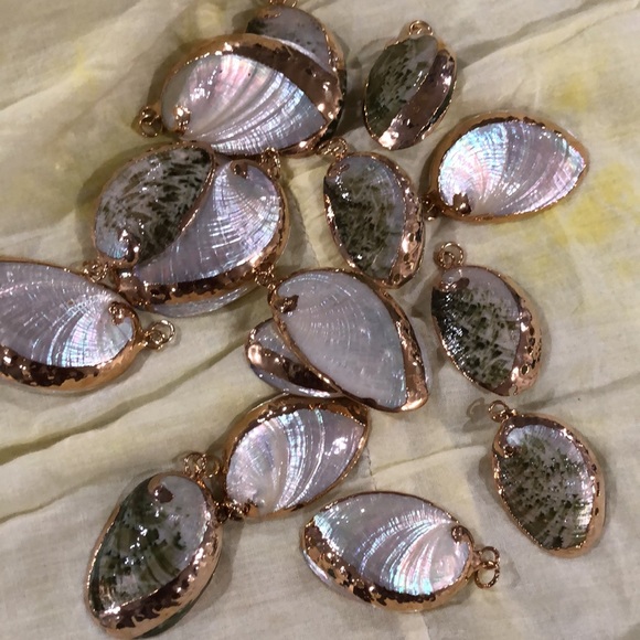 Shell Pendants - Picture 9 of 10